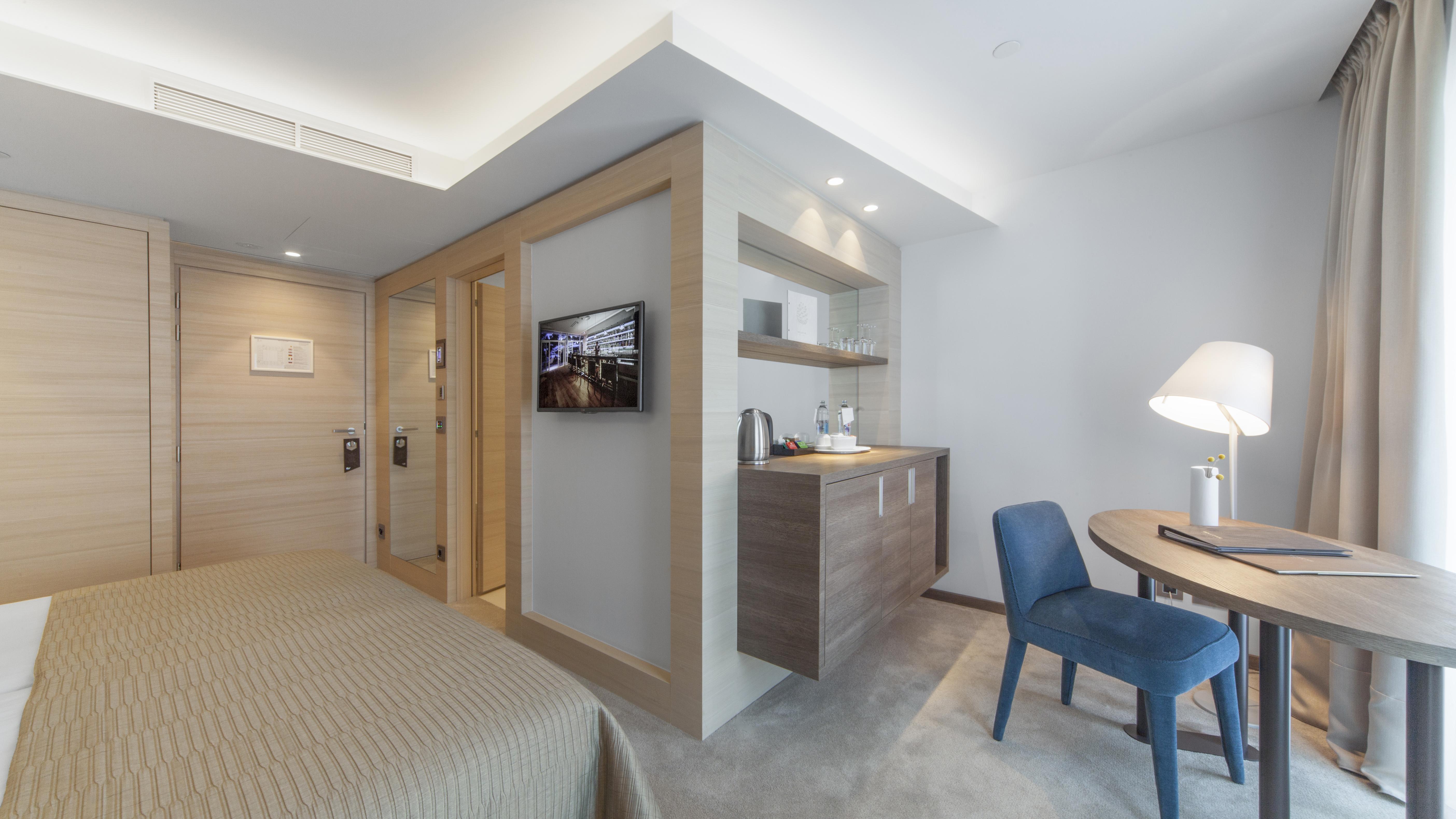 מאלי לוסיניי Hotel Bellevue מראה חיצוני תמונה