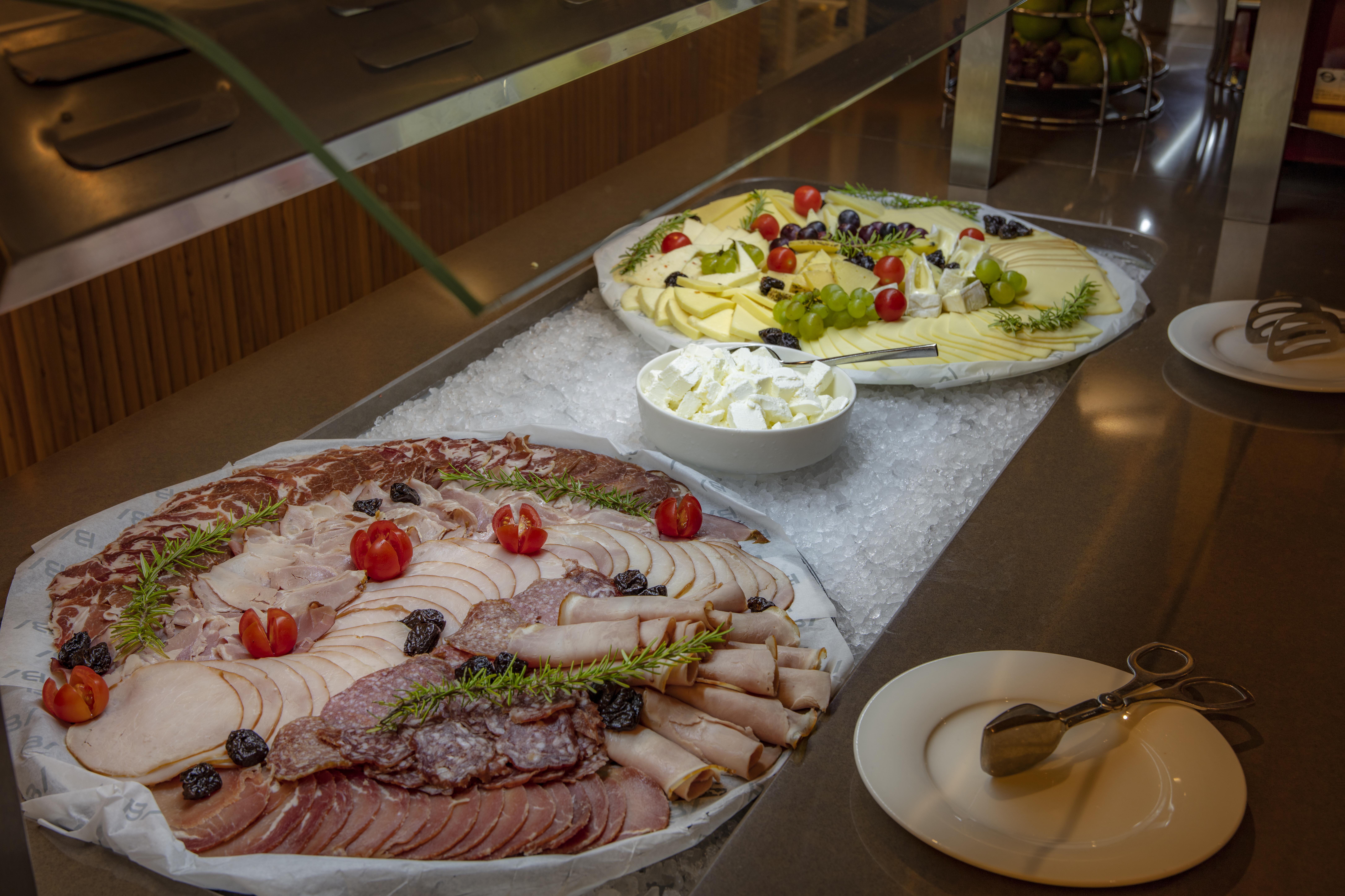 מאלי לוסיניי Hotel Bellevue מראה חיצוני תמונה