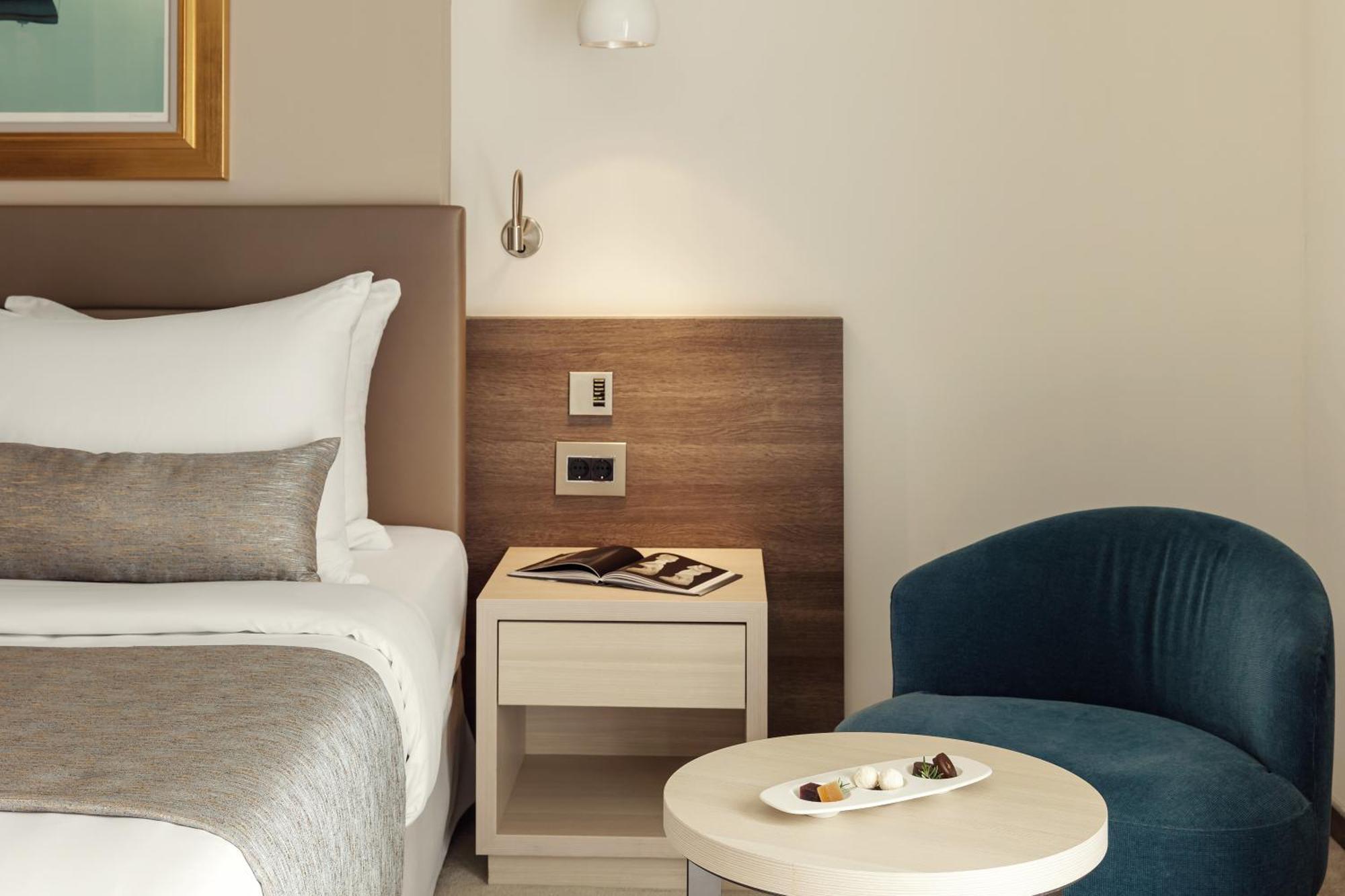 מאלי לוסיניי Hotel Bellevue מראה חיצוני תמונה