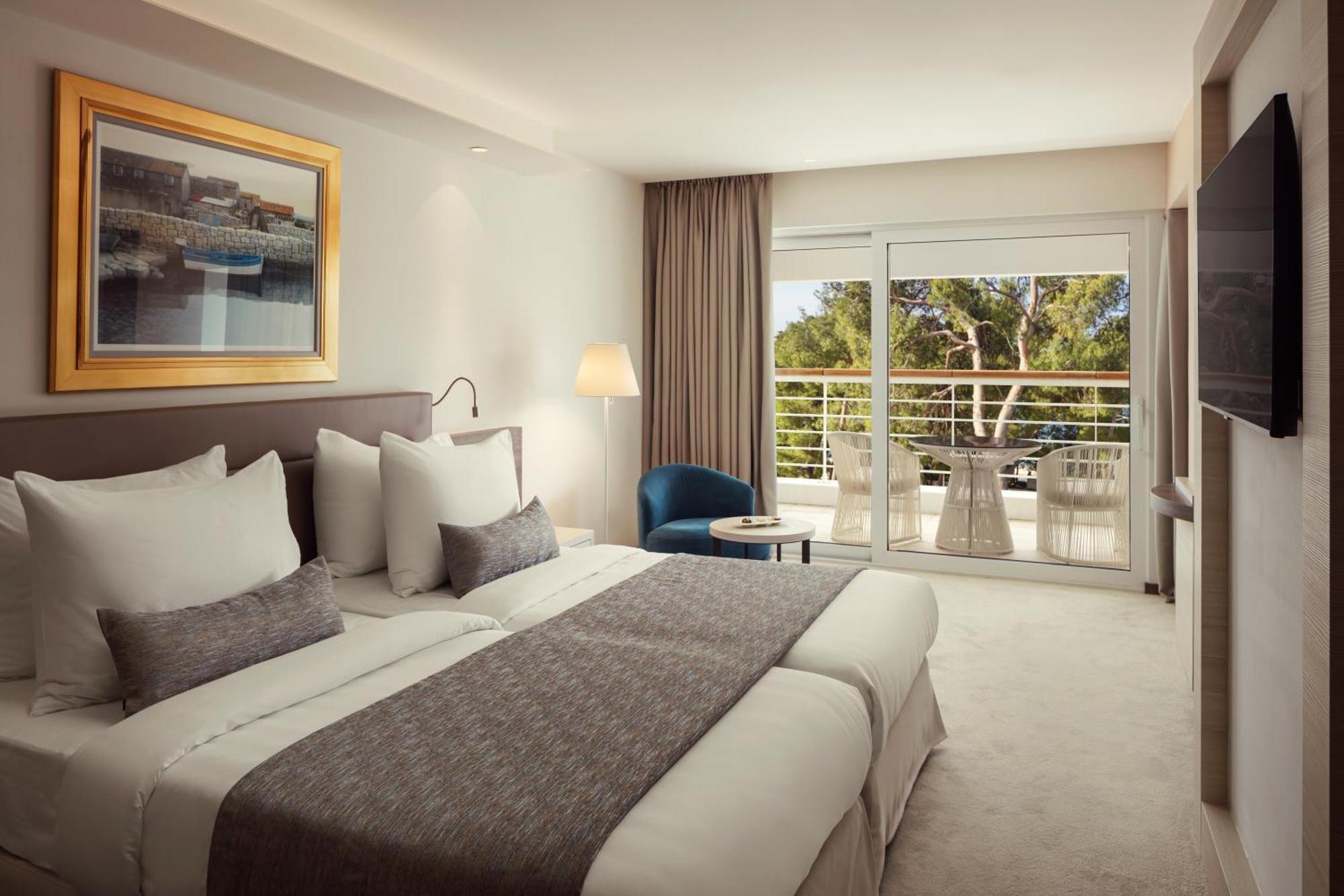 מאלי לוסיניי Hotel Bellevue מראה חיצוני תמונה