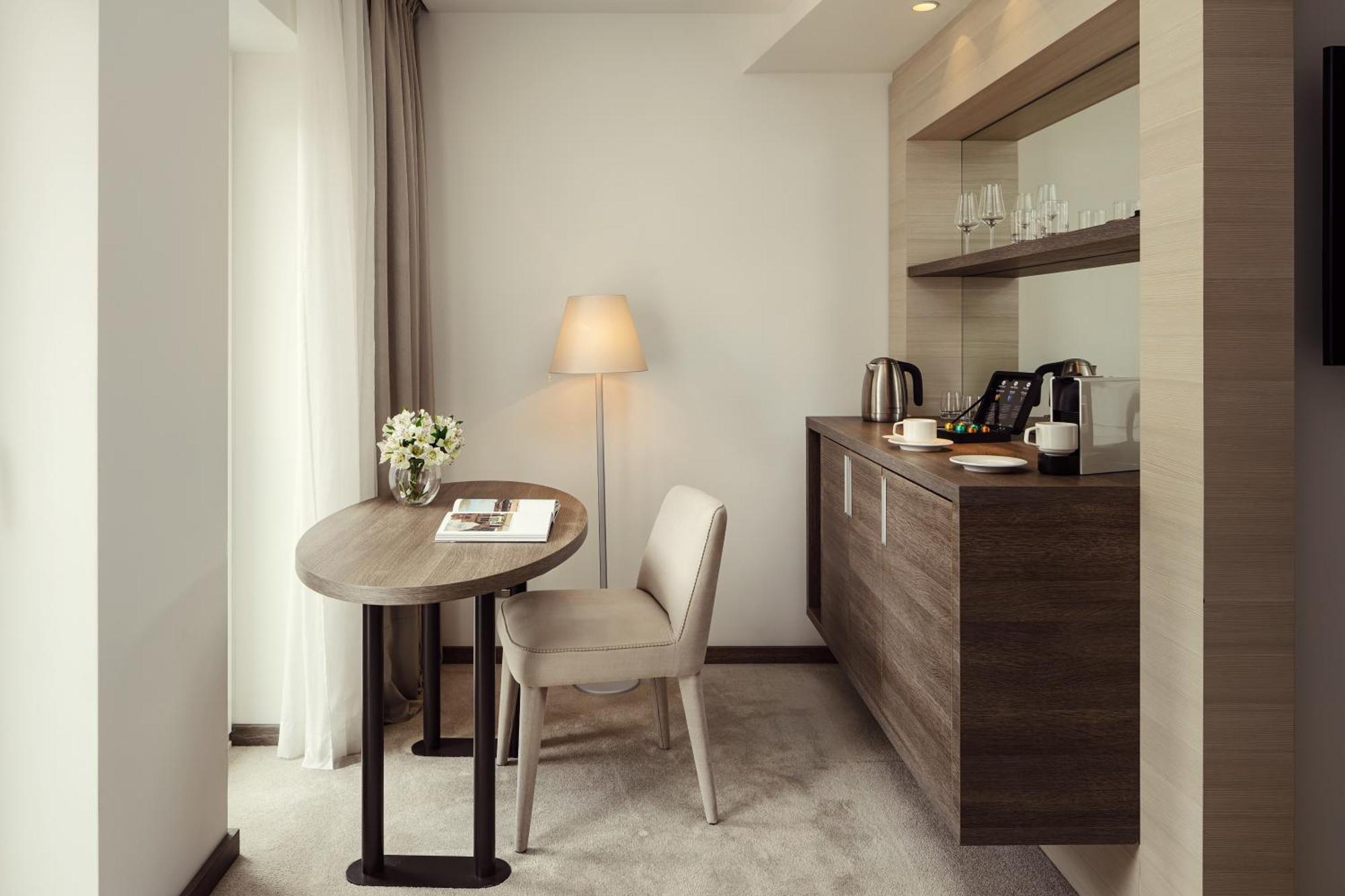 מאלי לוסיניי Hotel Bellevue מראה חיצוני תמונה